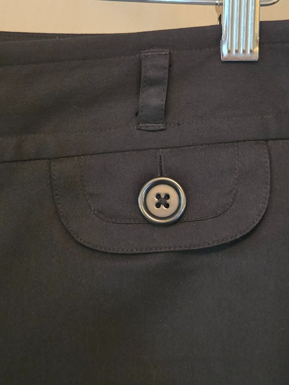 LOFT Marisa Fit Black Button Accented Capri Pants Crop Size 6 Classic - Picture 2 of 14